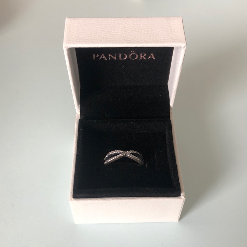 Pandora crossing bands ring